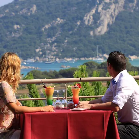 فندق Castell'verde 3*