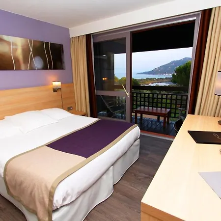 فندق Castell'verde 3*